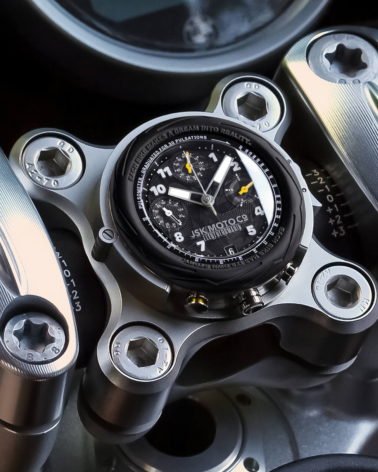 Watch detail 3